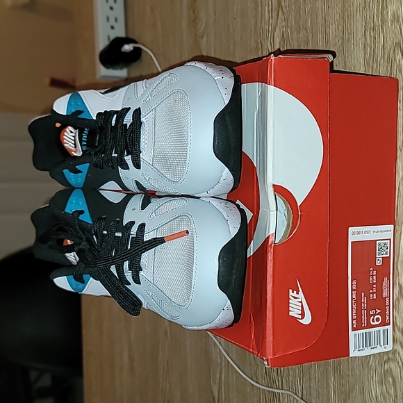 Nike Air Structure - Picture 2 of 4